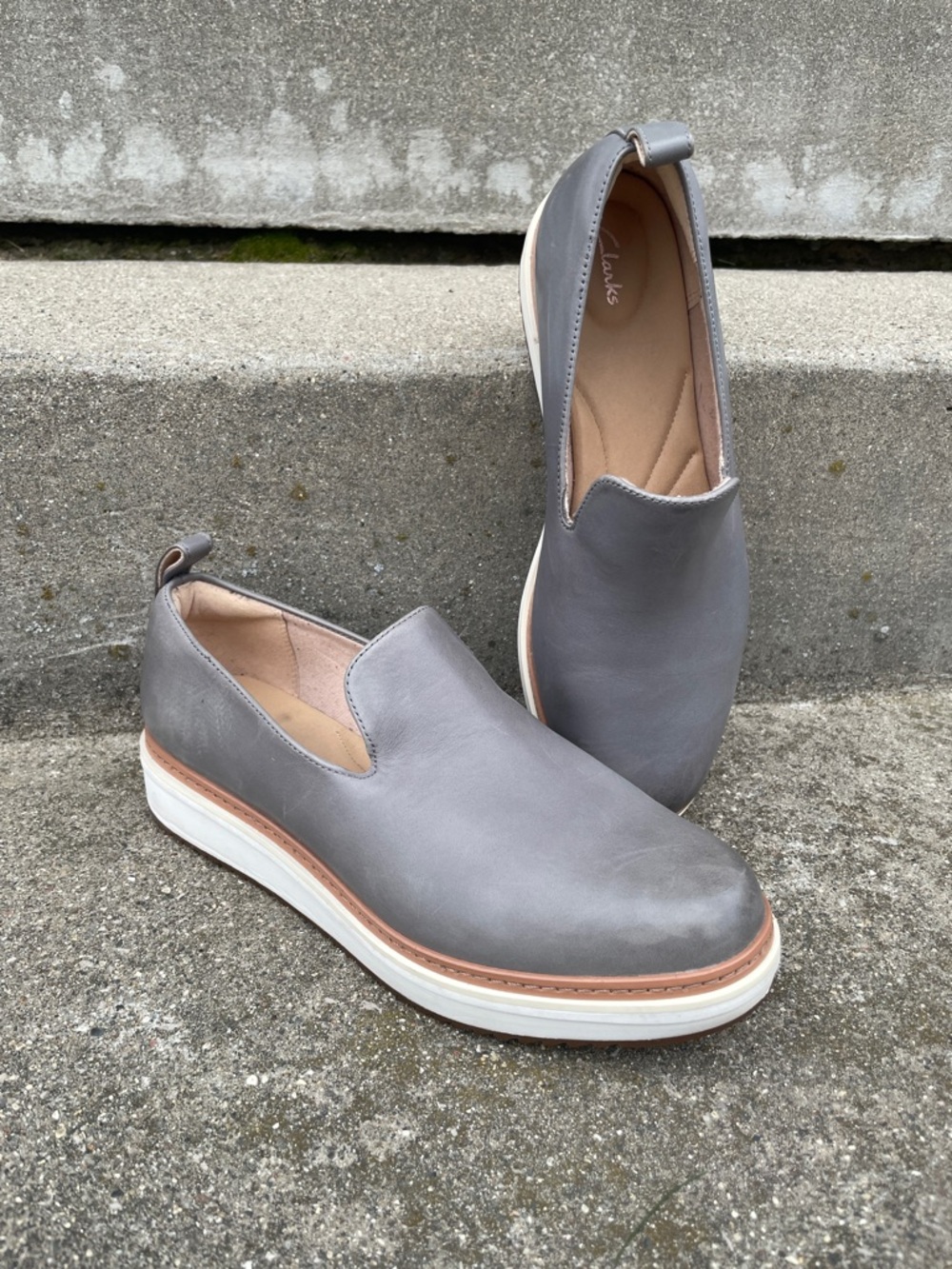 Clarks Women’s Gray Leather Slip-On Platform Loafers
